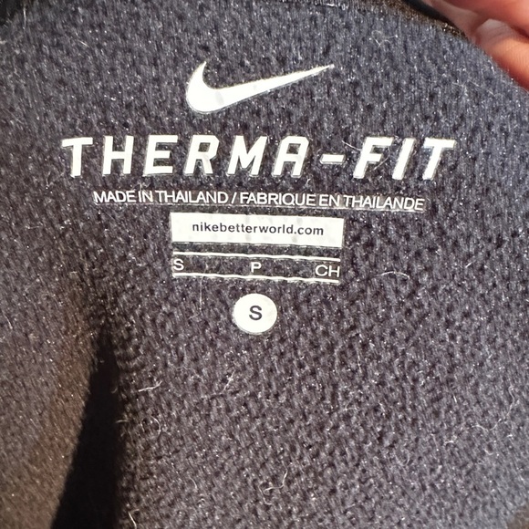 Nike Therma-Fit Black Outerwear - Picture 2 of 3